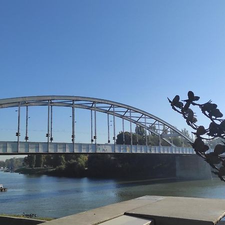 Hip Riverview Bestern Szeged Exterior photo